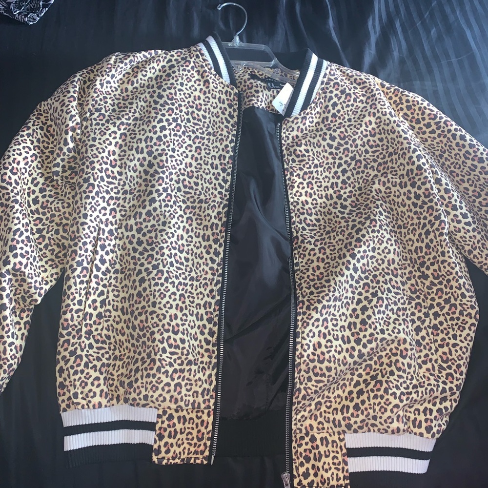 Leopard puffer jacket
